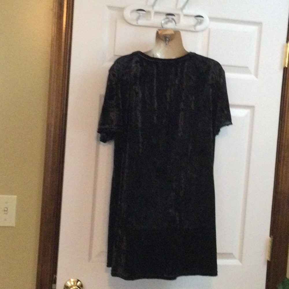 Spring & Mercer V Neck Velvet Top - Picture 3 of 5